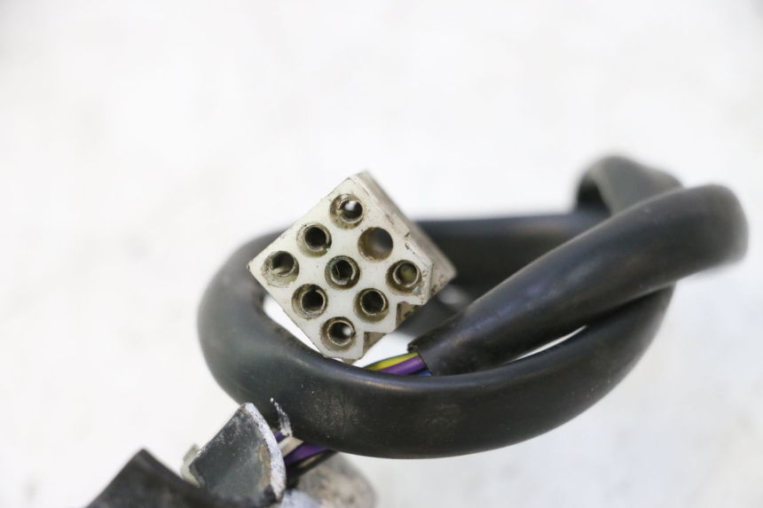photo de COMMODO GAUCHE PEUGEOT VIVACITY 50 (2004 - 2009) - Détail de la pièce
