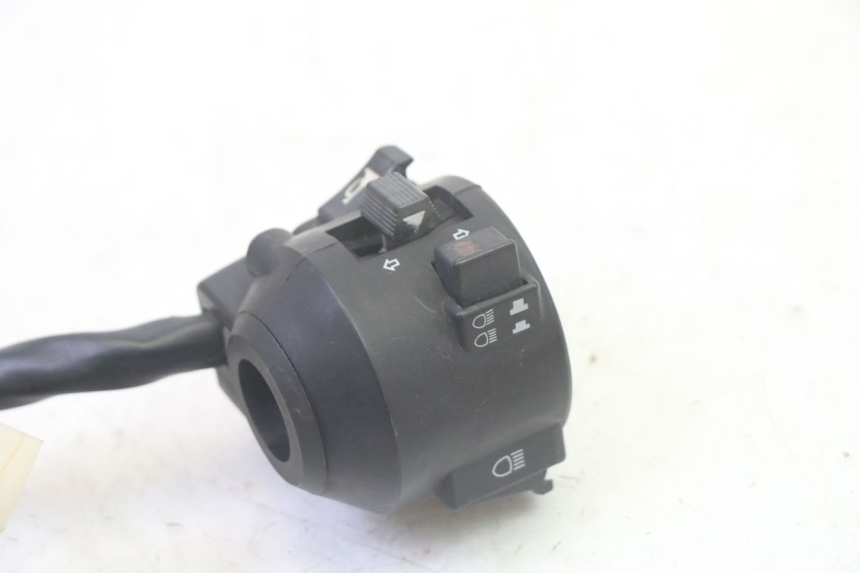 photo de COMMODO GAUCHE DAELIM VJ ROADWIN FI 125 (2008 - 2017) - Autre angle de vue