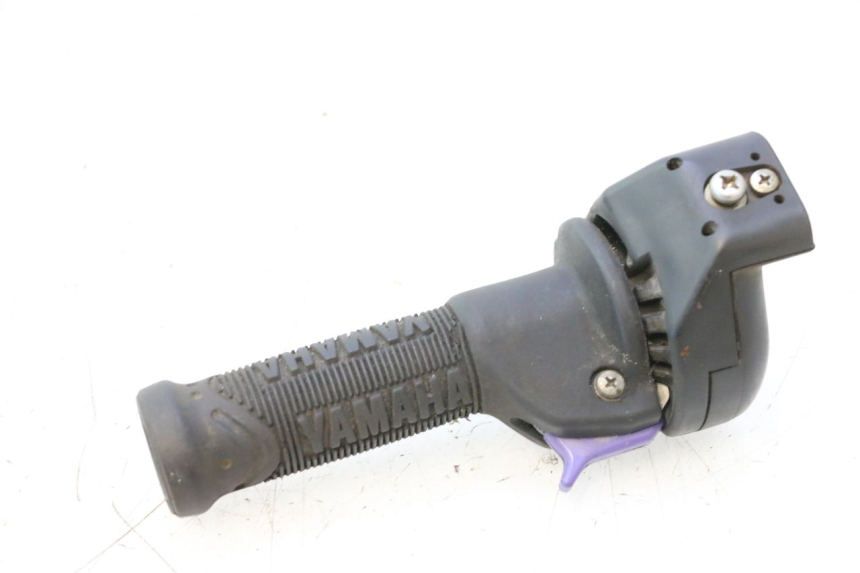 photo de COMMODO GAUCHE YAMAHA WAVE RUNNER GP R 1200 (2000 - 2003) - Points de fixation