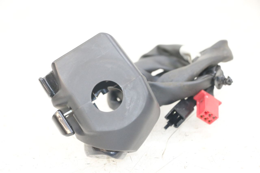 photo de COMMODO GAUCHE YAMAHA XMAX X-MAX ABS 125 (2017 - 2020)