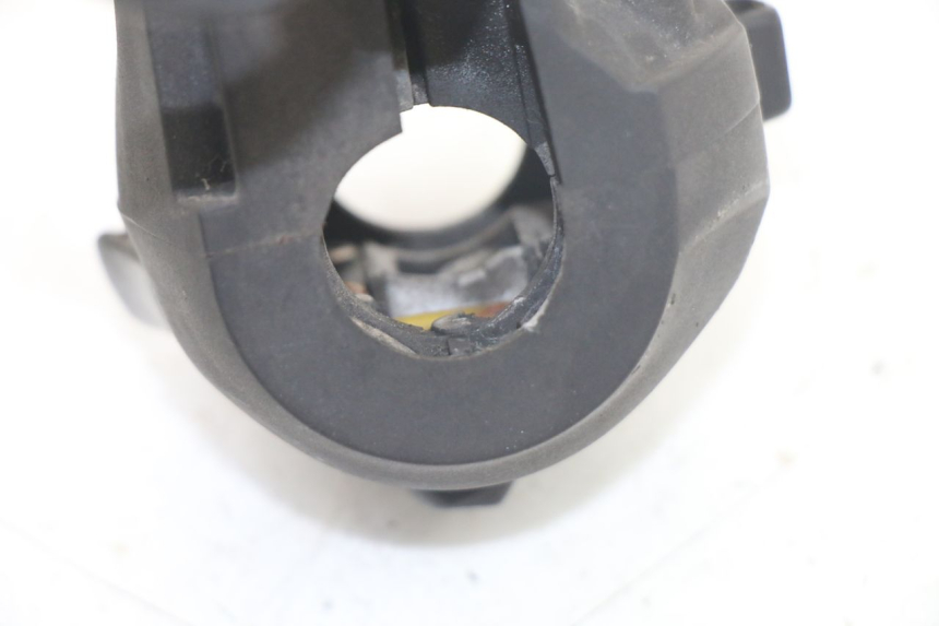 photo de COMMODO GAUCHE YAMAHA X-MAX XMAX ABS 250 (2010 - 2012) - Vue d’ensemble