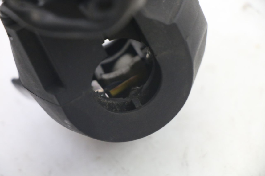 photo de COMMODO GAUCHE YAMAHA X-MAX XMAX 125 (2010 - 2014)