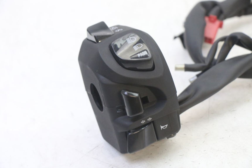 photo de COMMODO GAUCHE YAMAHA XMAX X-MAX 125 (2021 - 2025)