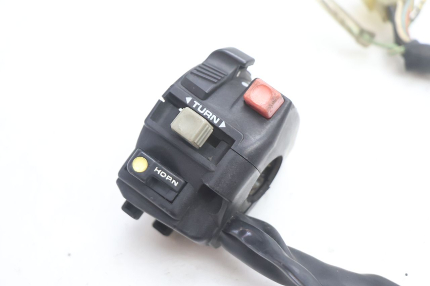 photo de COMMODO GAUCHE HONDA XRV AFRICA TWIN 750 (1990 - 1992) - Zoom état d’usage