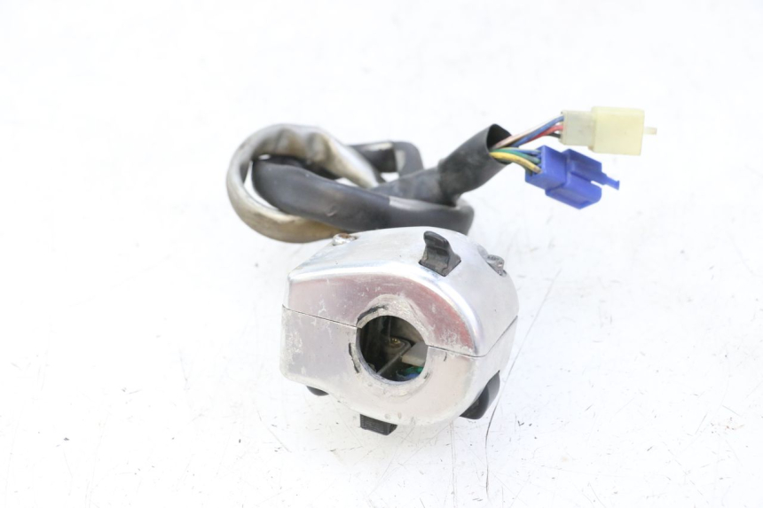 photo de COMMODO GAUCHE YAMAHA XVS DRAG STAR DRAGSTAR 650 (1997 - 2007) - Autre angle de vue