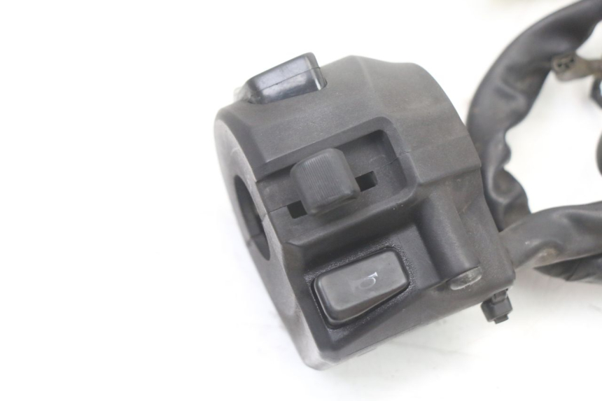 photo de COMMODO GAUCHE YAMAHA X-MAX XMAX ABS 250 (2010 - 2014)