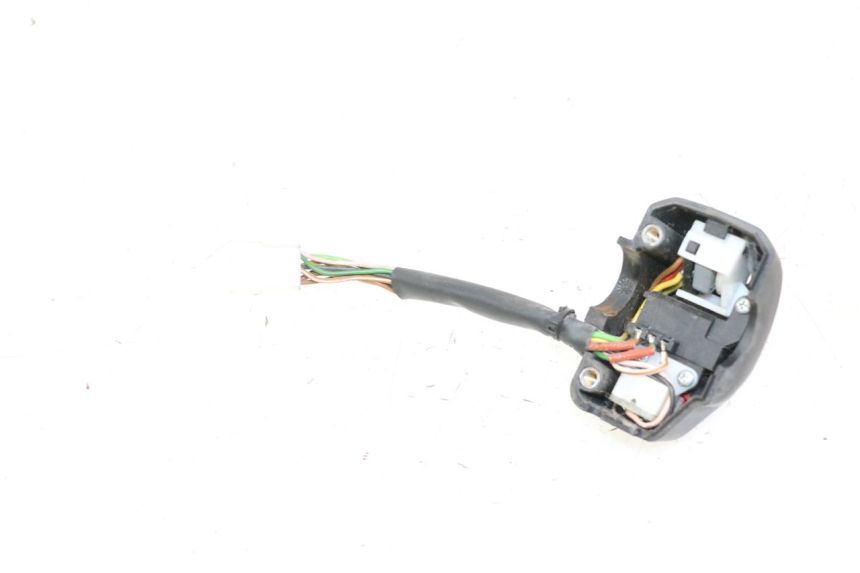 photo de COMMODO GAUCHE YAMAHA YP MAJESTY 125 (2002 - 2006)
