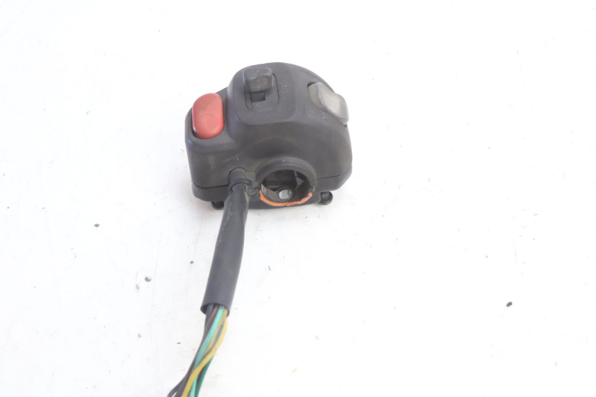 photo de COMMODO GAUCHE YAMAHA YP MAJESTY 125 (2007 - 2010) - Zoom état d’usage