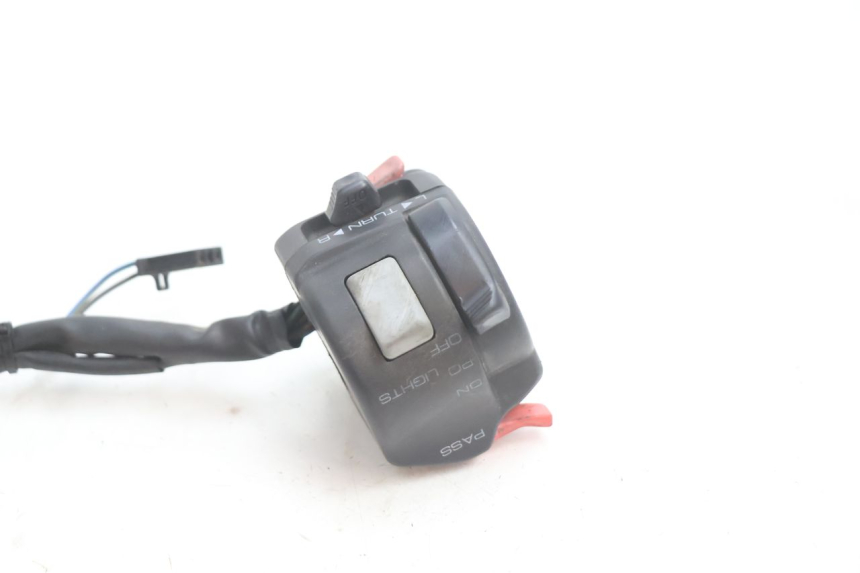 photo de COMMODO GAUCHE YAMAHA YZF R GENESIS 750 (1993 - 1998) - Zoom état d’usage