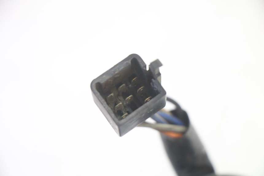 photo de COMMODO GAUCHE KYMCO ZING 125 (1997 - 2003) - Points de fixation