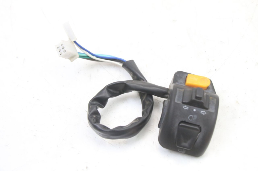 photo de COMMODO GAUCHE UNIVERSAL BIKE ZN50QT-11B 50 (2018 - 2021) - Zoom état d’usage