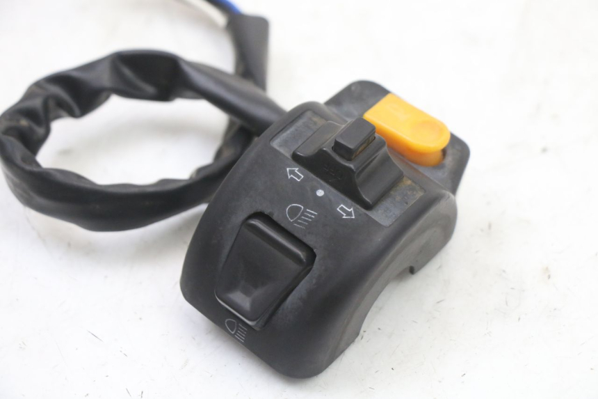 photo de COMMODO GAUCHE UNIVERSAL BIKE ZN50QT-11B 50 (2018 - 2021) - Autre angle de vue