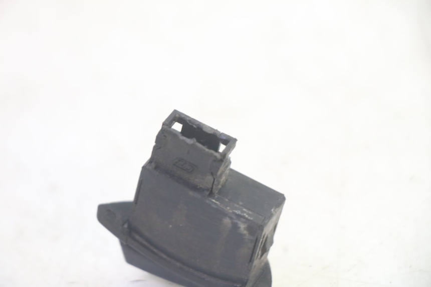 photo de COMMODO KLAXON PEUGEOT DJANGO 4T 50 (2014 - 2019) - Gros plan technique