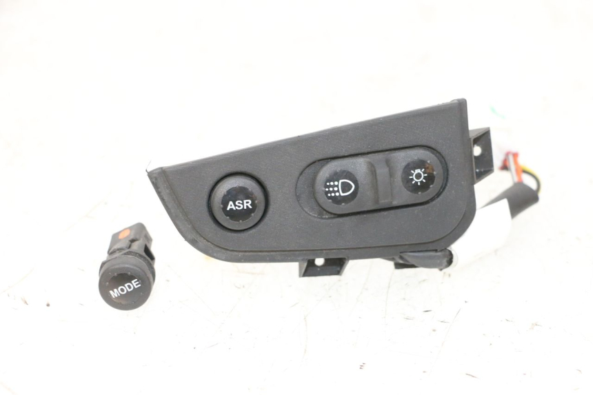 photo de COMMODO PIAGGIO MP3 HPE 300 (2019 - 2026) - Vue principale