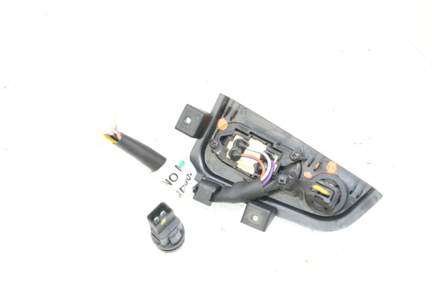 photo de COMMODO PIAGGIO MP3 HPE 300 (2019 - 2026) - Vue d’ensemble