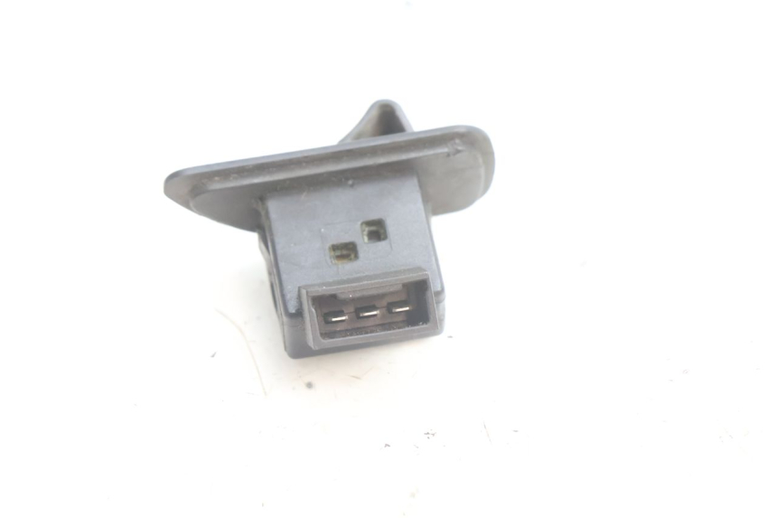 photo de COMMODO PHARE PIAGGIO X9 AMALFI 180 (2000 - 2003) - Autre angle de vue