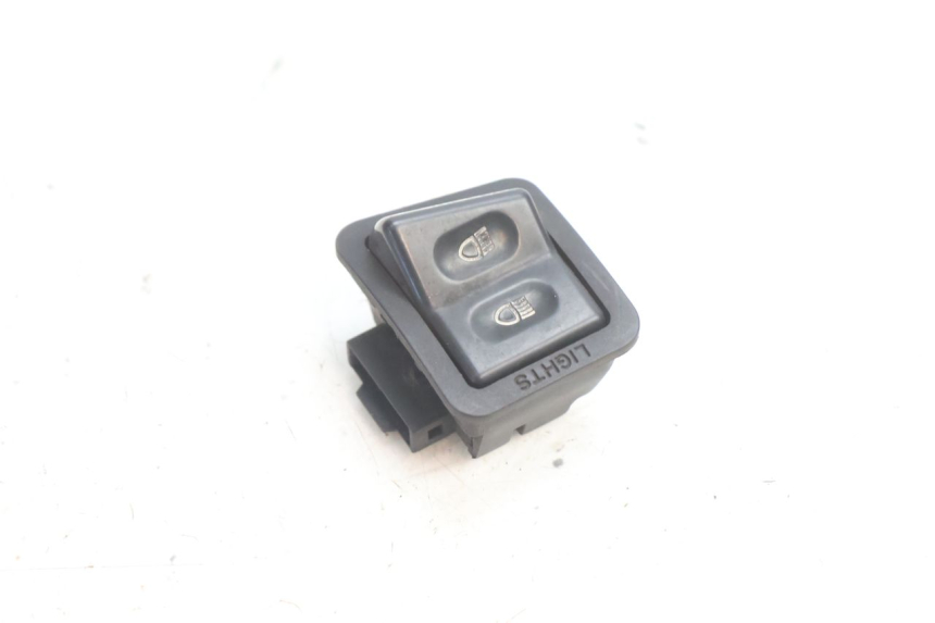 photo de COMMODO PLEIN PHARE APRILIA ATLANTIC S 125 (2010 - 2013) - Détail de la pièce