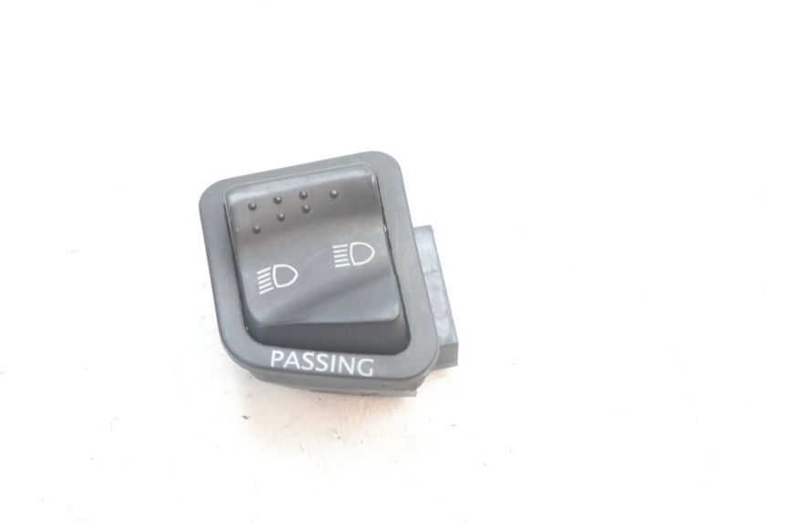 photo de COMMODO PLEIN PHARE PIAGGIO LIBERTY IGET 4T 50 (2021 - 2025) - Vue principale