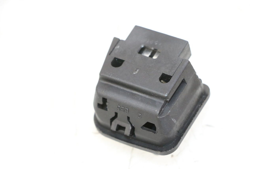 photo de COMMODO PLEIN PHARE PIAGGIO MP3 HPE 310 (2024 - 2025)