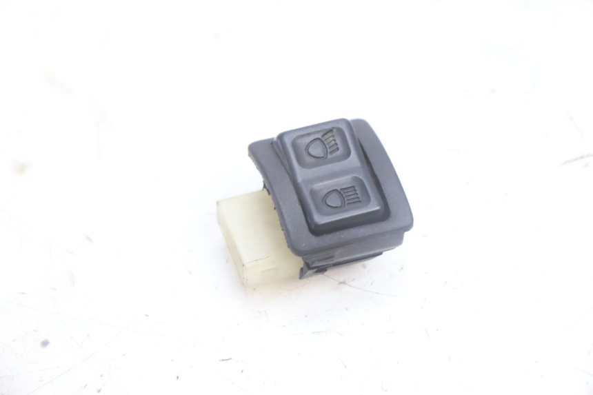 photo de COMMODO PLEIN PHARE YAMAHA NEO'S NEOS 2T 50 (1998 - 2007) - Détail de la pièce