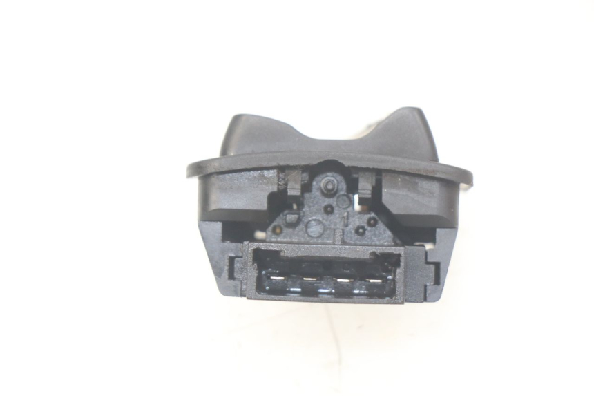 photo de COMMODO PLEIN PHARE PIAGGIO LIBERTY 4T 50 (2004 - 2008)