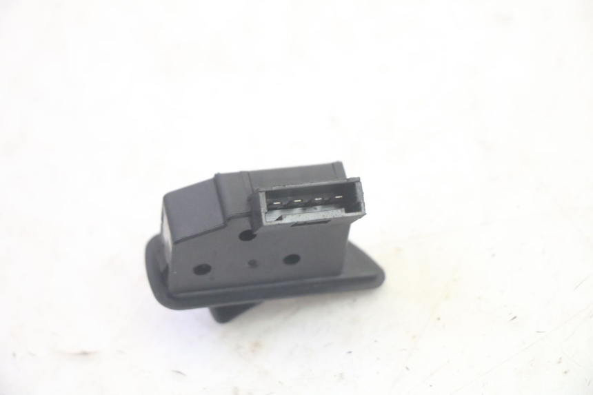 photo de COMMODO ROLL LOCK PIAGGIO MP3 500 (2016 - 2018) - Autre angle de vue