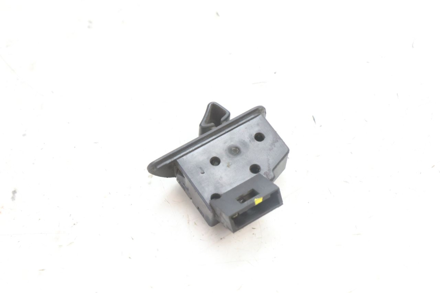 photo de COMMODO ROLL LOCK PIAGGIO MP3 500 (2016 - 2018) - Zoom état d’usage