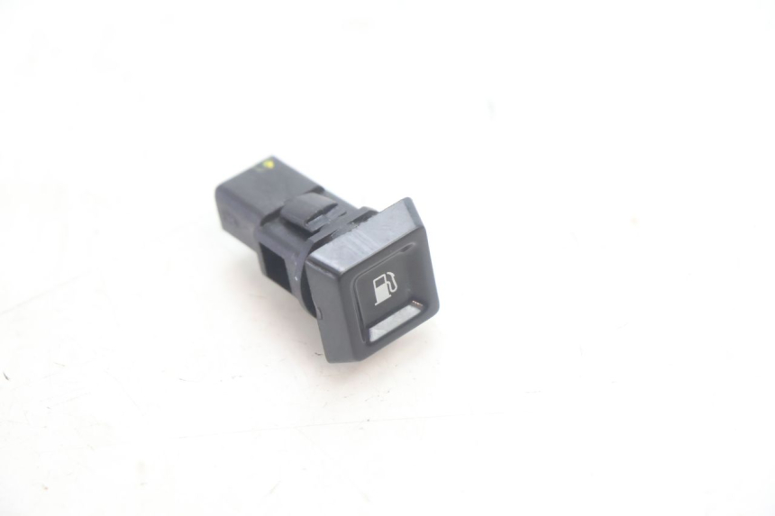 photo de COMMODO TRAPPE ESSENCE PIAGGIO MP3 HPE 530 (2022 - 2026) - Vue principale