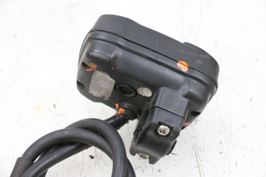 photo de COMPTEUR  MBK BOOSTER SPIRIT NAKED 50 (2004 - 2017) - Points de fixation