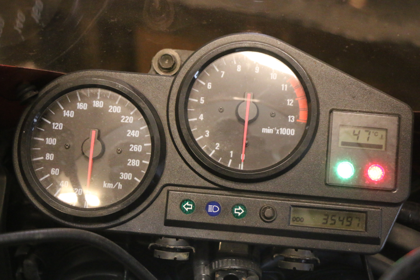 photo de COMPTEUR  HONDA CBR 919 RR FIREBLADE 900 (1998 - 1999) - Marquages et références
