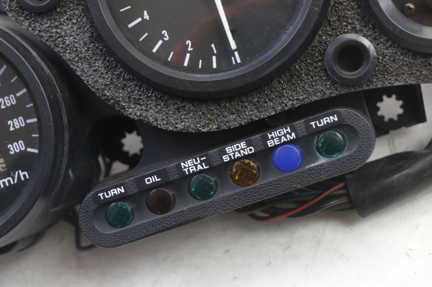 photo de COMPTEUR  HONDA CBR RR FIREBLADE 900 (1992 - 1994)