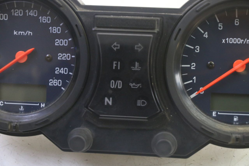 photo de COMPTEUR  SUZUKI DL V STROM 1000 (2002 - 2007) - Zoom état d’usage