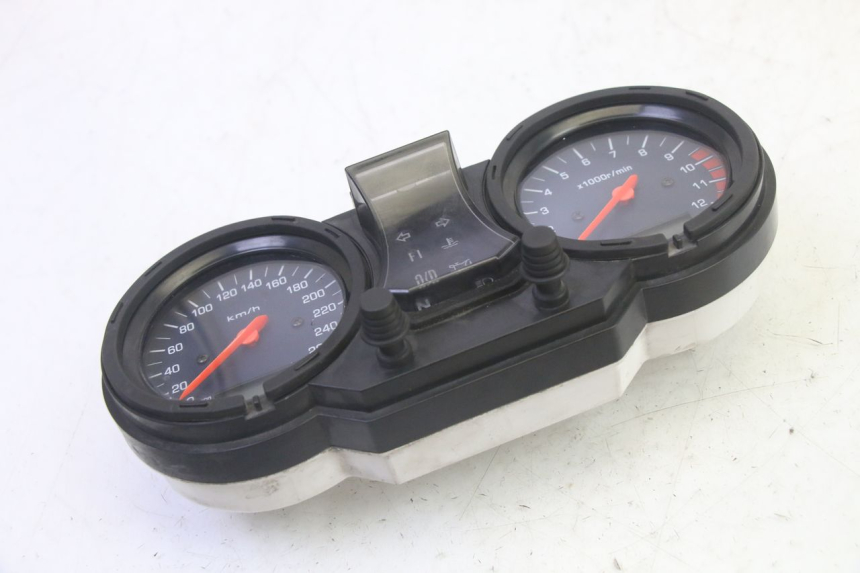 photo de COMPTEUR  SUZUKI DL V STROM 1000 (2002 - 2007) - Points de fixation