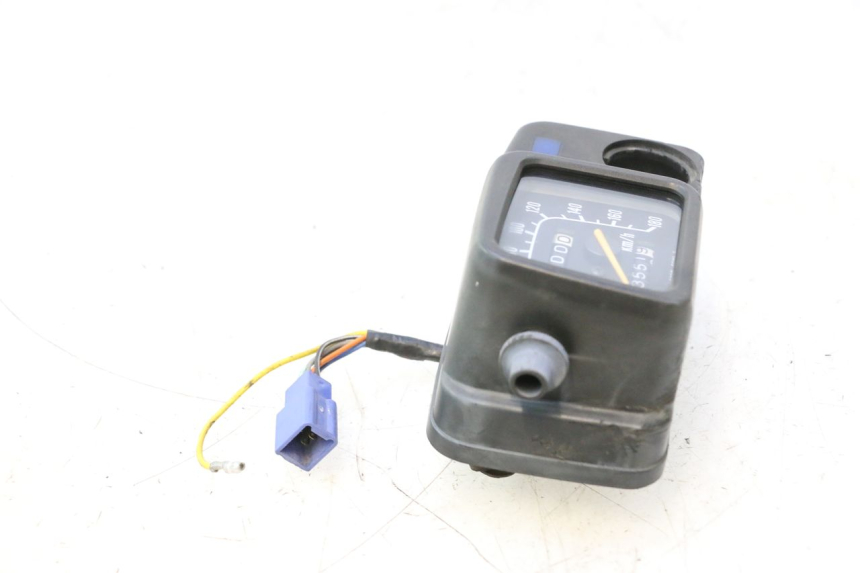 photo de COMPTEUR  SUZUKI DR S 600 (1985 - 1989) - Détail de la pièce