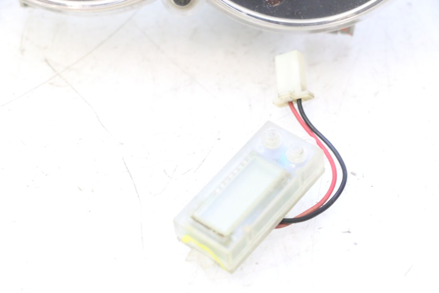 photo de COMPTEUR  CF MOTO E-CHARM 125 (2005 - 2008) - Photo complémentaire