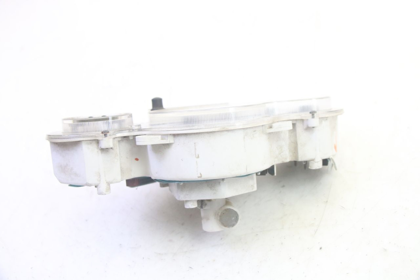 photo de COMPTEUR  PEUGEOT ELYSEO 125 (1999 - 2004) - Points de fixation