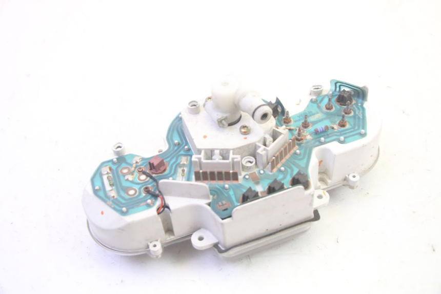 photo de COMPTEUR  PEUGEOT ELYSEO 125 (1999 - 2004) - État de surface