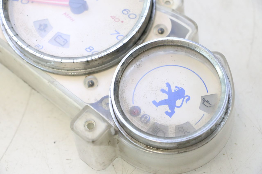 photo de COMPTEUR PEUGEOT ELYSTAR 50 (2002 - 2014) - Détails caractéristiques