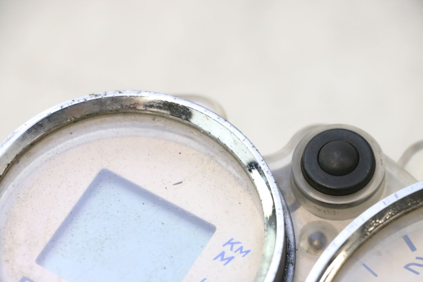 photo de COMPTEUR PEUGEOT ELYSTAR 50 (2002 - 2014) - Vue rapprochée