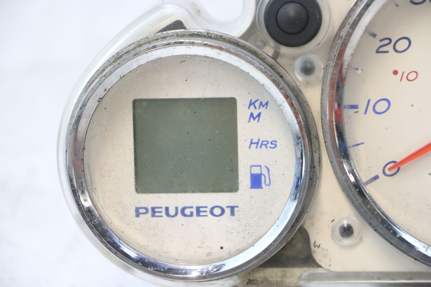 photo de COMPTEUR PEUGEOT ELYSTAR 50 (2002 - 2014) - Focus structure