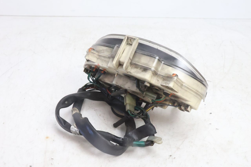 photo de COMPTEUR HONDA FES PANTHEON 2T 125 (1998 - 2002) - Autre angle de vue