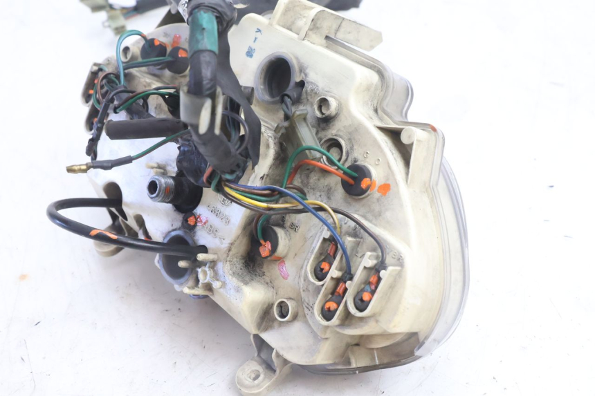 photo de COMPTEUR HONDA FES PANTHEON 2T 125 (1998 - 2002) - État de surface