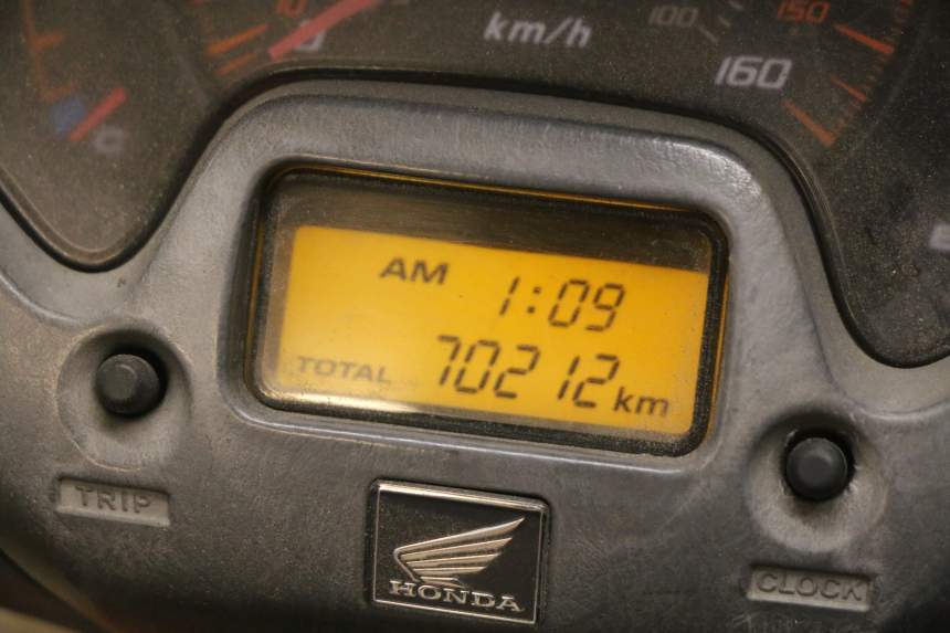 photo de COMPTEUR HONDA FES PANTHEON 125 (2003 - 2007) - Zoom composants