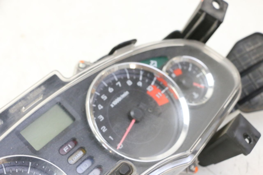 photo de COMPTEUR HONDA FES S-WING SWING ABS 125 (2007 - 2015)