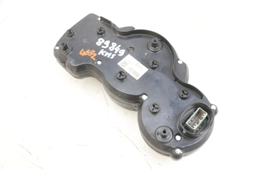 photo de COMPTEUR YAMAHA FJR ABS 1300 (2006 - 2012) - Gros plan technique