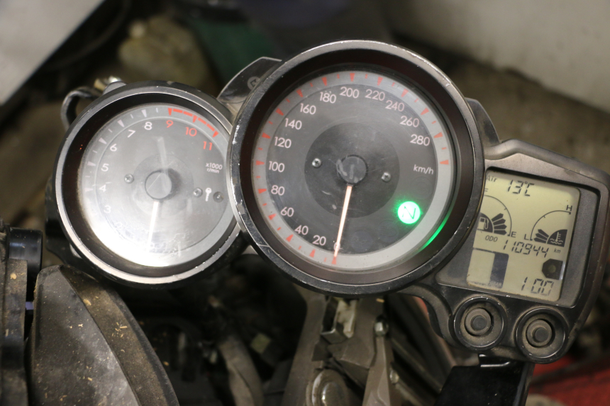 photo de COMPTEUR YAMAHA FJR ABS 1300 (2006 - 2012) - Inspection visuelle