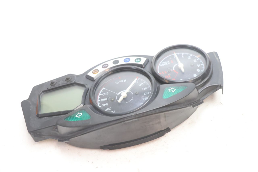 photo de COMPTEUR  YAMAHA FJR 1300 (2001 - 2005) - Points de fixation