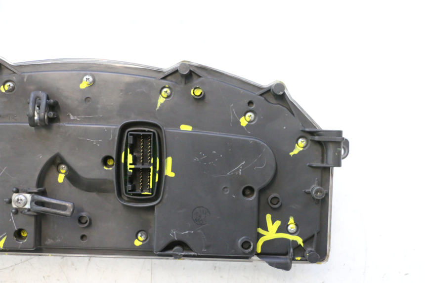 photo de COMPTEUR  HONDA FJS SILVER WING SILVERWING 400 (2005 - 2008) - Détails caractéristiques