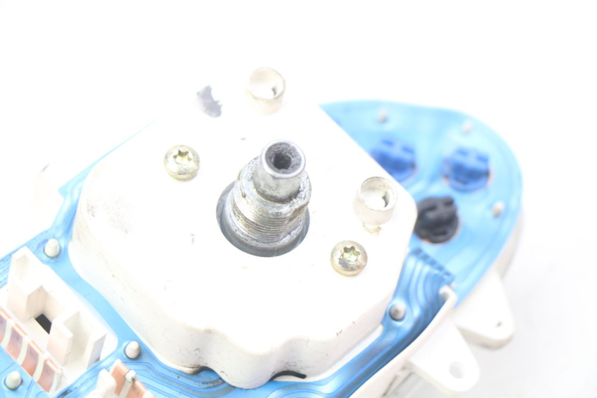 photo de COMPTEUR  PIAGGIO FLY 100 (2006 - 2010) - Gros plan technique