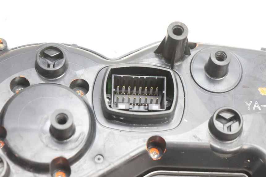 photo de COMPTEUR  YAMAHA FZ8 800 (2010 - 2016) - État de surface